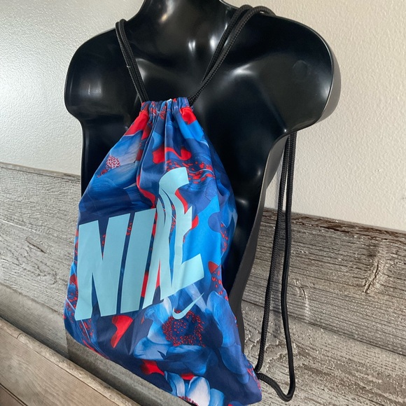 Nike floral print drawstring gym sack - Picture 2 of 7